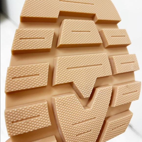 Syro TR Desert Beige Cream Suede Rubber Platform Heel Boots US Men’s 9 Brand New - Picture 3 of 5